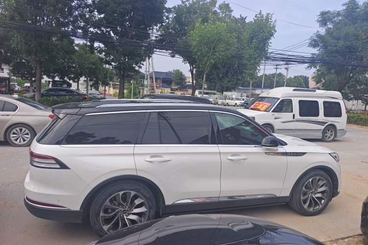 Used Lincoln Aviator 2020 3.0T V6 All-Wheel Drive Executive Version Exterior 6