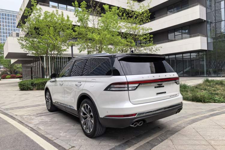 Used Lincoln Aviator 2020 3.0T V6 All-Wheel Drive Executive Version Exterior 8