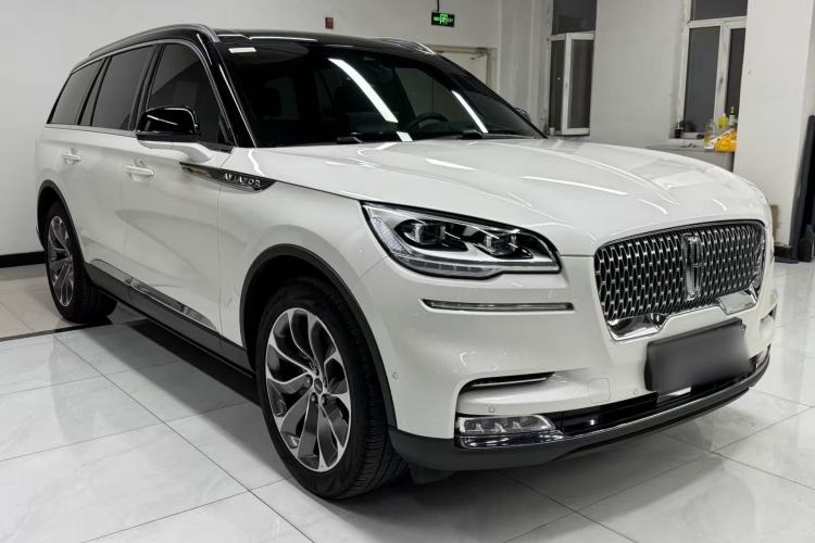Used Lincoln Aviator 2020 3.0T V6 All-Wheel Drive Executive Version Front Right 45 Deg