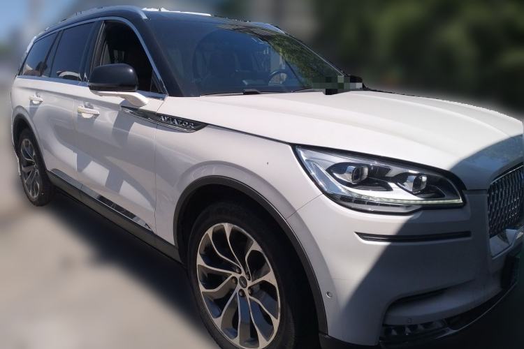 Used Lincoln Aviator 2020 3.0T V6 All-Wheel Drive Executive Version Front Right 45 Deg