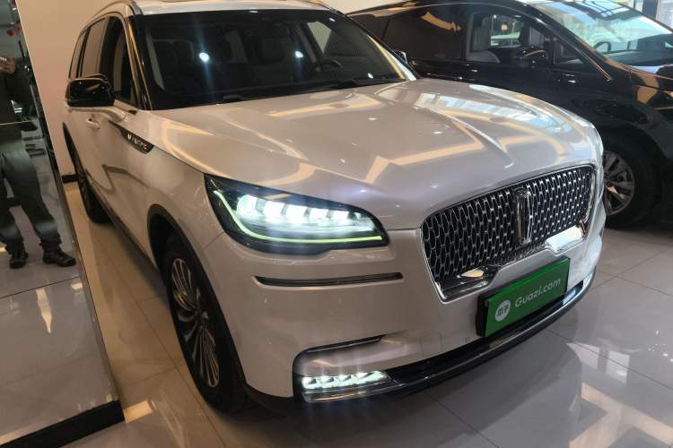 Used Lincoln Aviator 2020 3.0T V6 Four-Wheel Drive Premium Edition Front Right 45 Deg