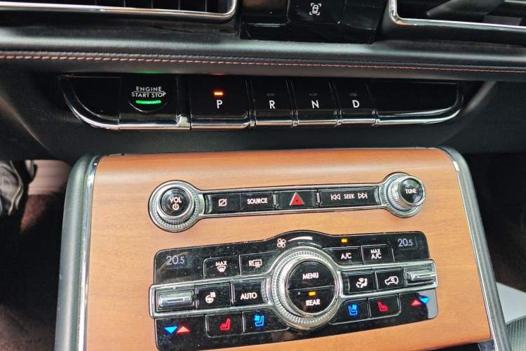 Used Lincoln Aviator 2020 3.0T V6 Four-Wheel Drive Premium Edition Gear Lever