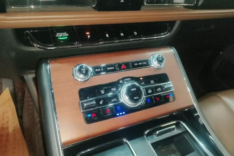 Used Lincoln Aviator 2020 3.0T V6 Four-Wheel Drive Zunya Edition Gear Lever