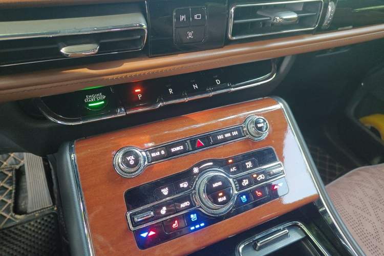 Used Lincoln Aviator 2020 3.0T V6 Four-Wheel Drive Zunya Edition Gear Lever