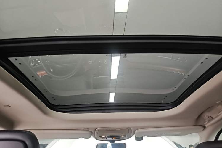 Used Lincoln Aviator 2020 3.0T V6 All-Wheel-Drive Premium Edition Headliner