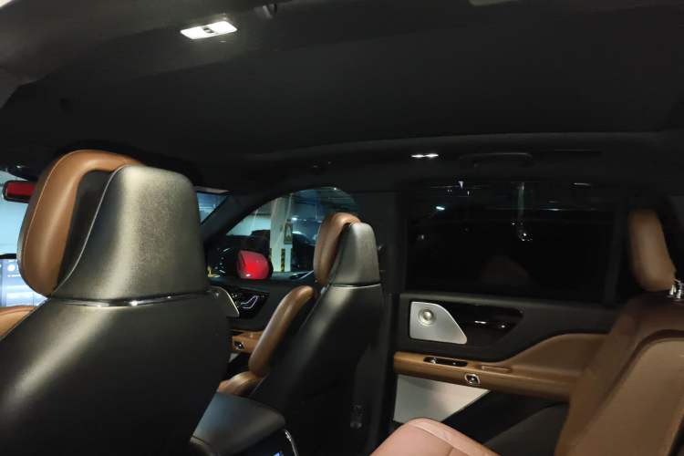 Used Lincoln Aviator 2020 3.0T V6 All-Wheel Drive Executive Version Headliner