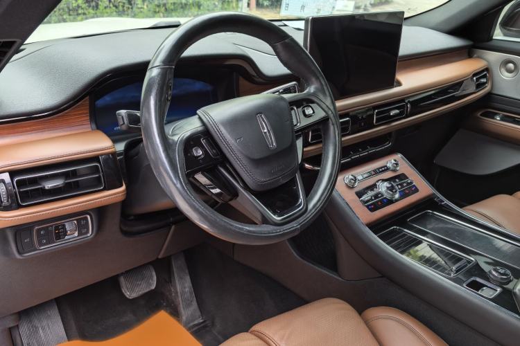 Used Lincoln Aviator 2020 3.0T V6 All-Wheel Drive Executive Version Interior 1