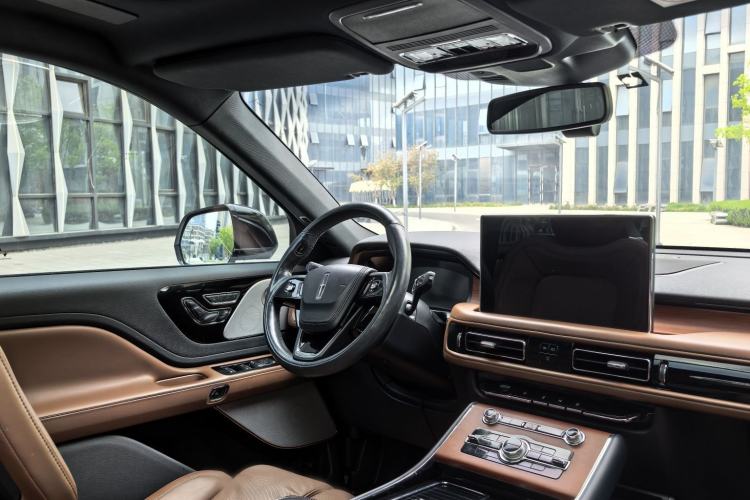 Used Lincoln Aviator 2020 3.0T V6 All-Wheel Drive Executive Version Interior 11