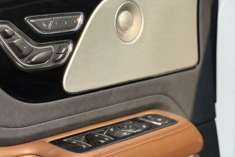Used Lincoln Aviator 2020 3.0T V6 All-Wheel Drive Executive Version Interior 2