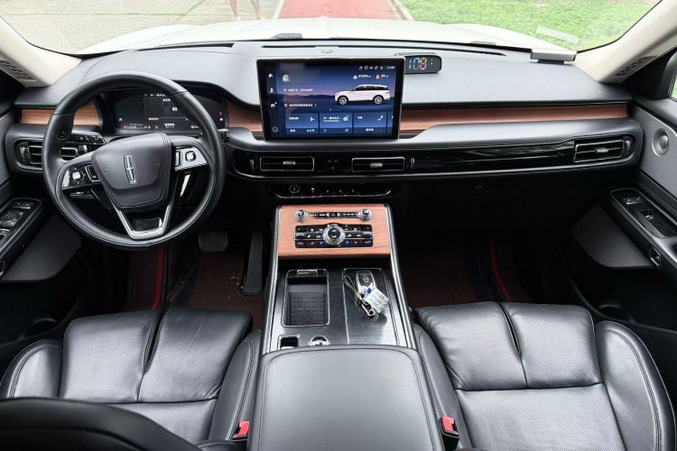 Used Lincoln Aviator 2020 3.0T V6 All-Wheel Drive Executive Version Interior 3