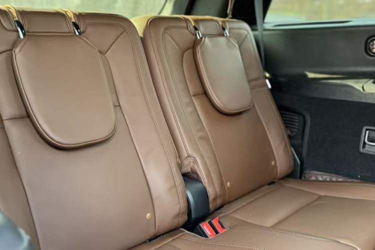 Used Lincoln Aviator 2020 3.0T V6 All-Wheel Drive Executive Version Interior 3