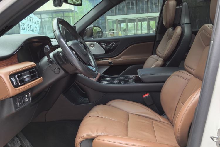 Used Lincoln Aviator 2020 3.0T V6 All-Wheel Drive Executive Version Interior 3