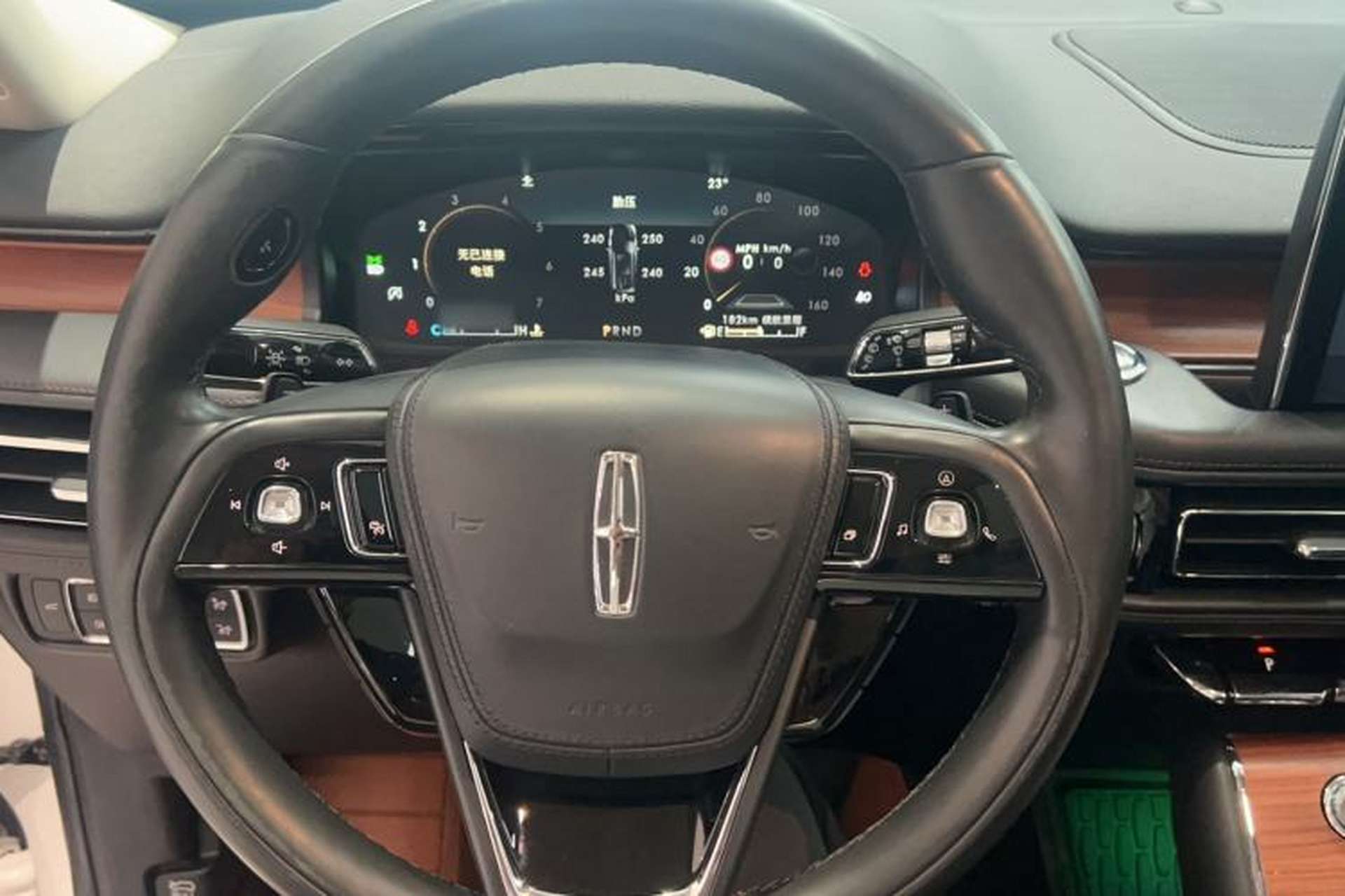 Used Lincoln Aviator 2020 3.0T V6 All-Wheel-Drive Premium Edition Interior 5