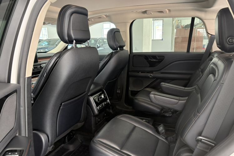 Used Lincoln Aviator 2020 3.0T V6 Four-Wheel Drive Premium Edition Interior 6