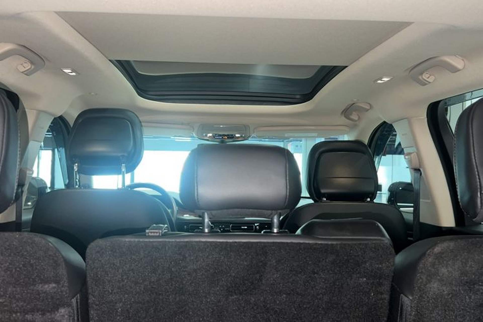 Used Lincoln Aviator 2020 3.0T V6 All-Wheel-Drive Premium Edition Interior 9