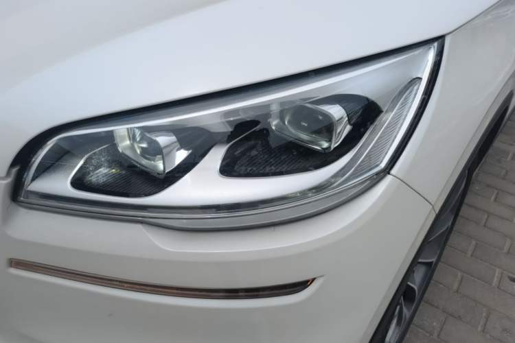 Used Lincoln Aviator 2020 3.0T V6 All-Wheel Drive Executive Version Left Front Headlight