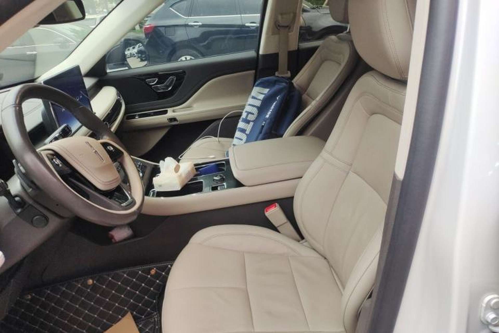 Used Lincoln Aviator 2020 3.0T V6 Four-Wheel Drive Premium Edition Left Front Seat