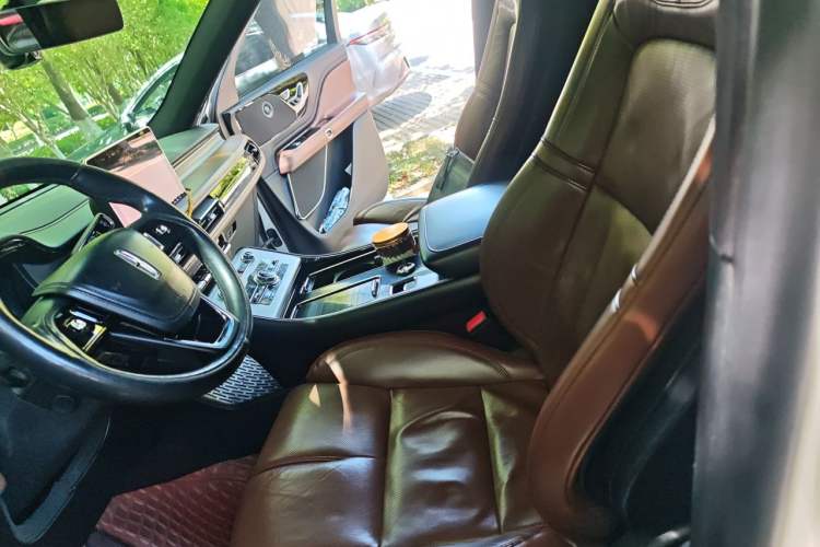 Used Lincoln Aviator 2020 3.0T V6 All-Wheel-Drive Luxury Edition Left Front Seat