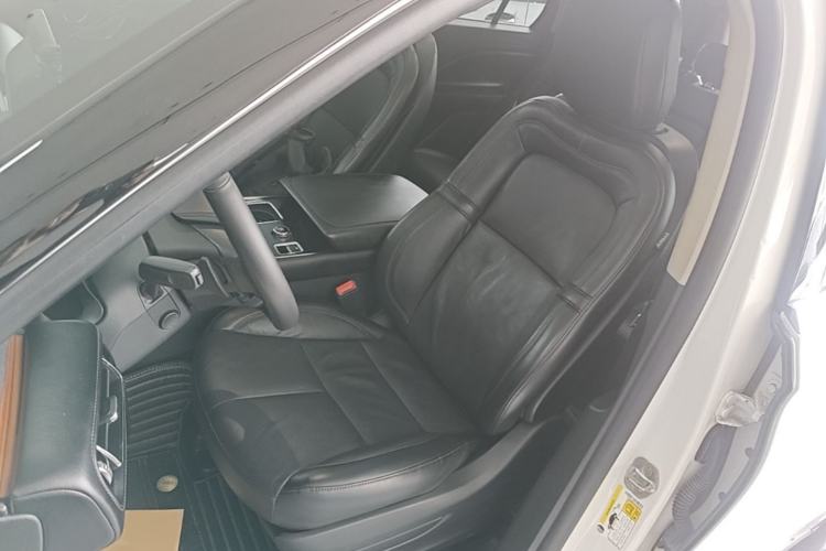 Used Lincoln Aviator 2020 3.0T V6 All-Wheel-Drive Premium Edition Left Front Seat