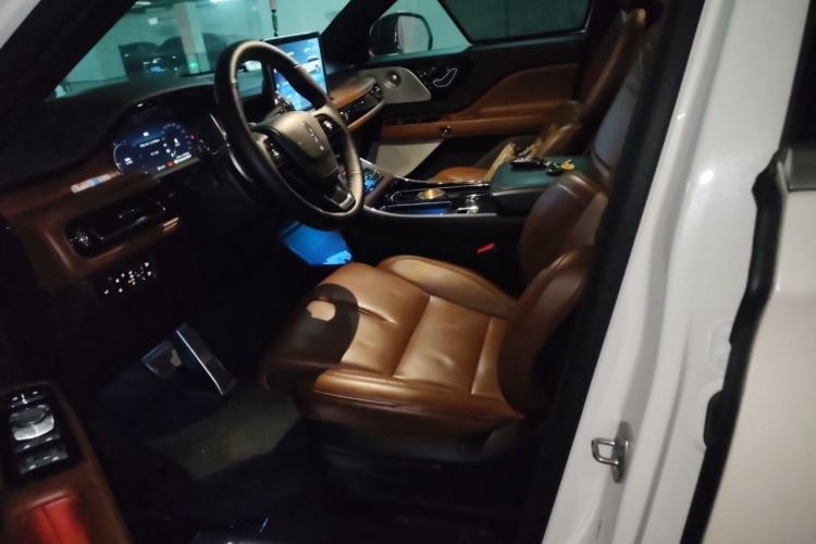 Used Lincoln Aviator 2020 3.0T V6 All-Wheel Drive Executive Version Left Front Seat