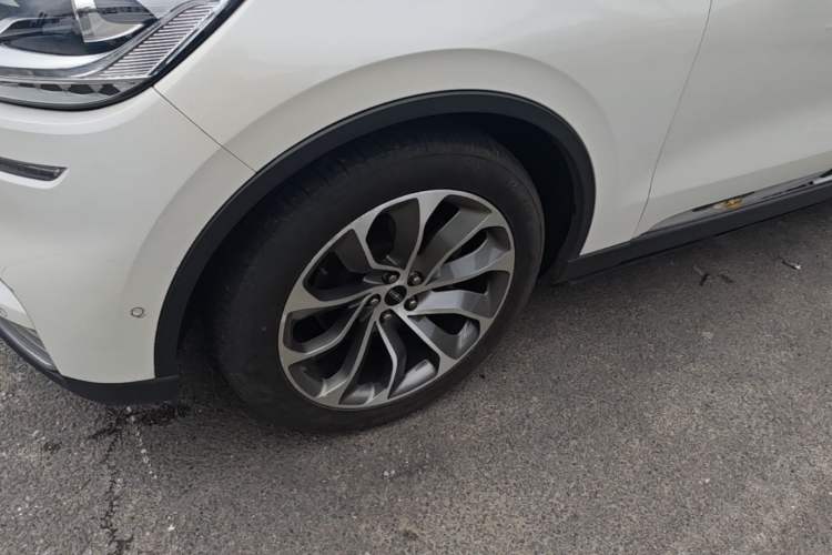 Used Lincoln Aviator 2020 3.0T V6 All-Wheel Drive Executive Version Left Front Wheel Hub