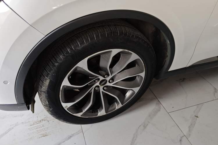 Used Lincoln Aviator 2020 3.0T V6 All-Wheel Drive Executive Version Left Front Wheel Hub