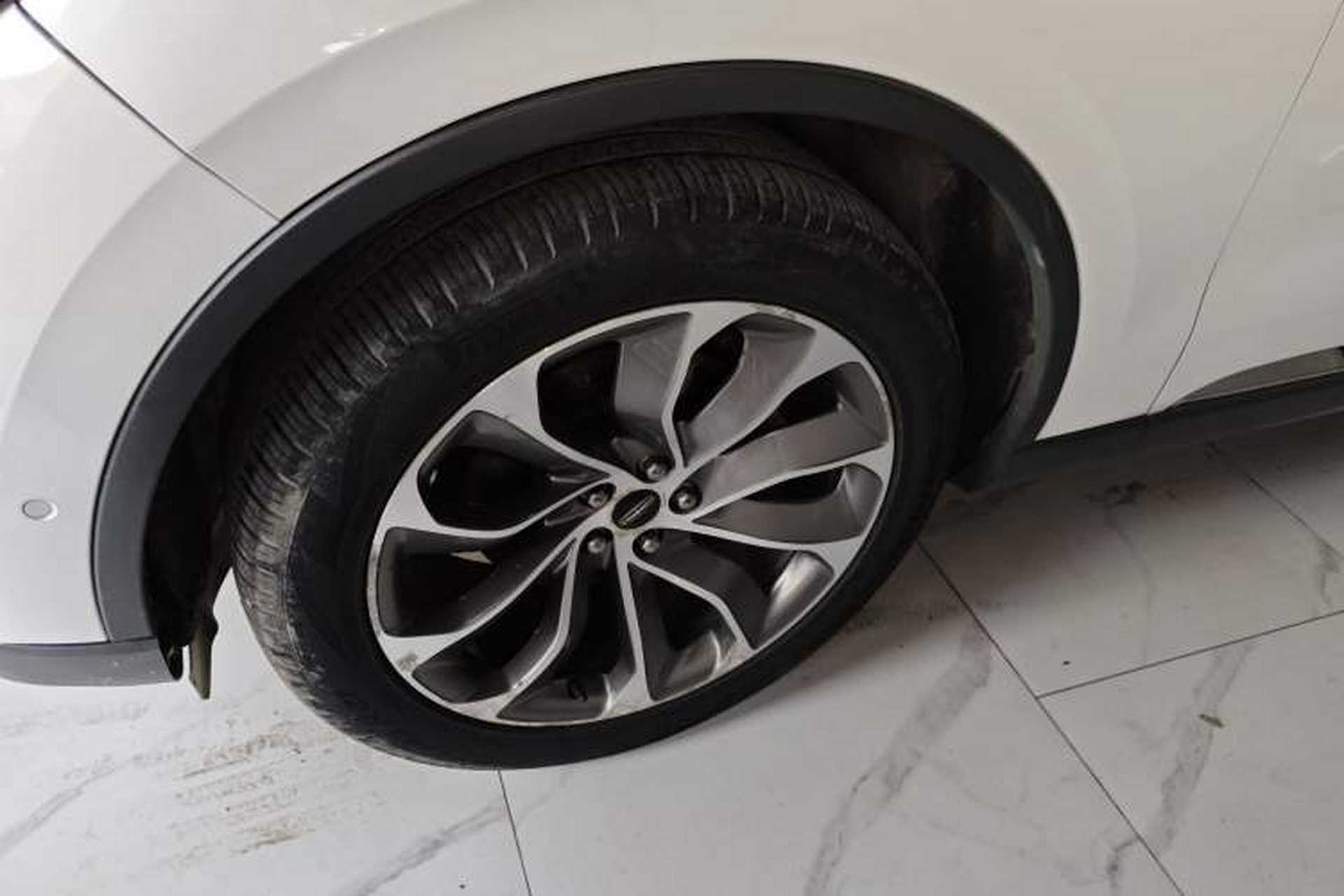 Used Lincoln Aviator 2020 3.0T V6 All-Wheel Drive Executive Version Left Front Wheel Hub