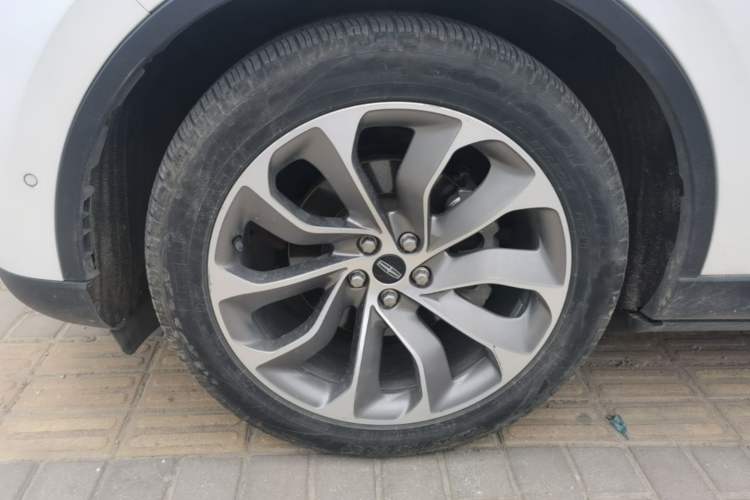 Used Lincoln Aviator 2020 3.0T V6 All-Wheel Drive Executive Version Left Front Wheel Hub