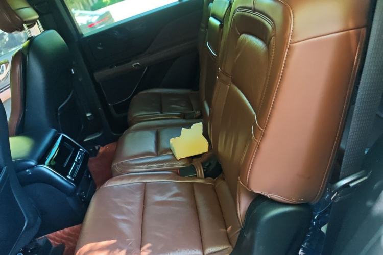 Used Lincoln Aviator 2020 3.0T V6 All-Wheel-Drive Luxury Edition Left Rear Seat