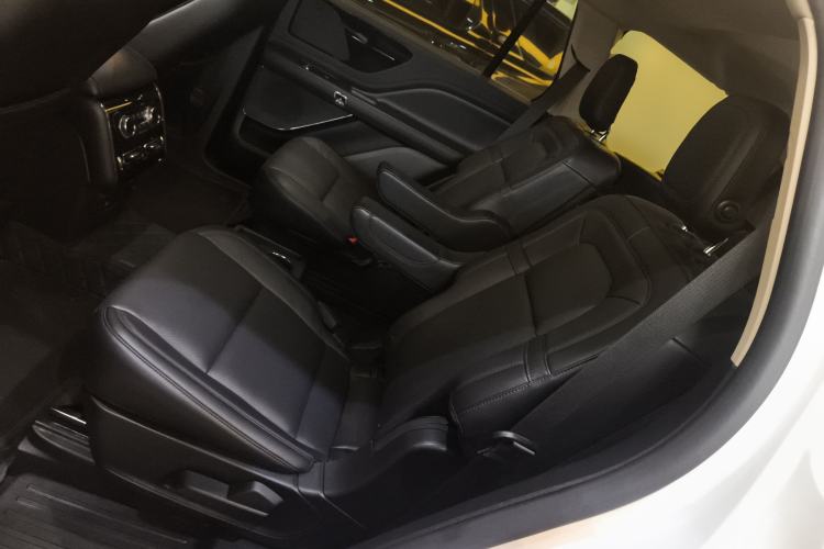 Used Lincoln Aviator 2020 3.0T V6 Four-Wheel Drive Premium Edition Left Rear Seat
