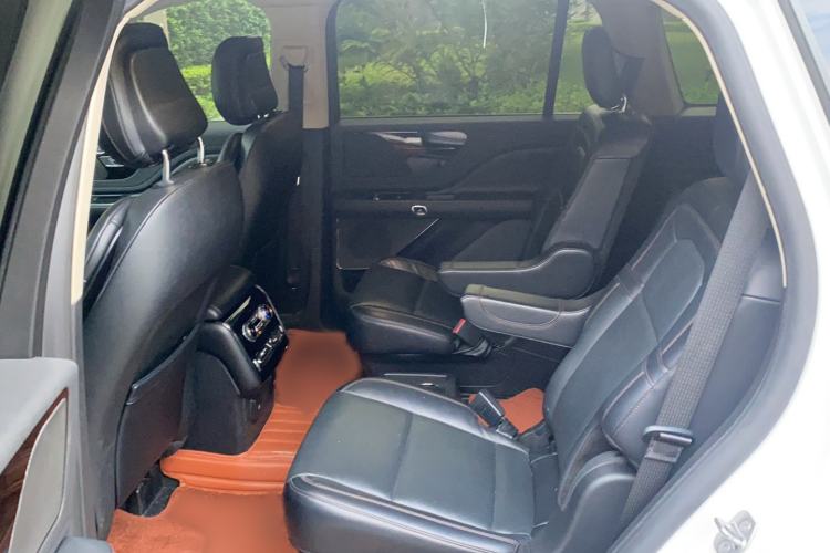 Used Lincoln Aviator 2020 3.0T V6 Four-Wheel Drive Premium Edition Left Rear Seat