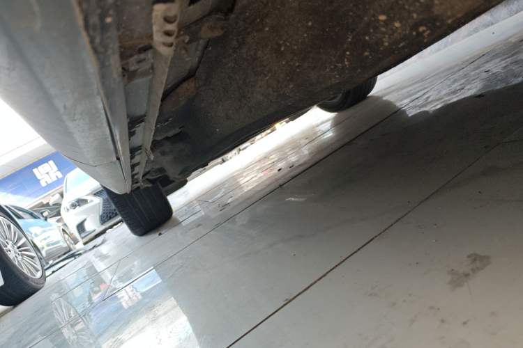 Used Lincoln Aviator 2020 3.0T V6 All-Wheel Drive Executive Version Left Side Sill