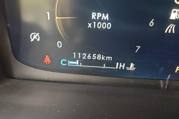 Used Lincoln Aviator 2020 3.0T V6 All-Wheel-Drive Premium Edition Odometer Close Up