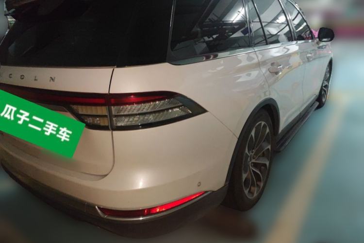 Used Lincoln Aviator 2020 3.0T V6 All-Wheel Drive Executive Version Rear Right 45 Deg