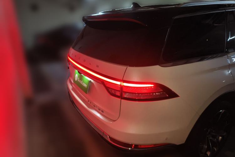 Used Lincoln Aviator 2020 3.0T V6 All-Wheel Drive Executive Version Rear