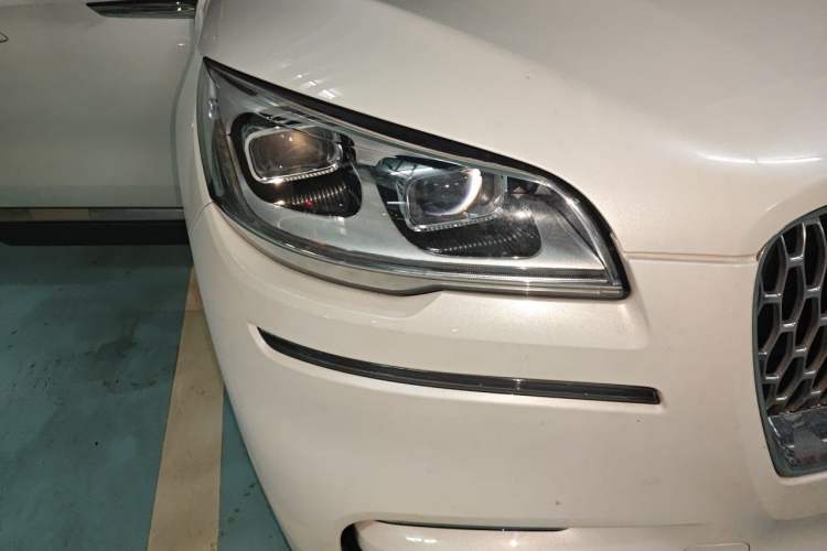 Used Lincoln Aviator 2020 3.0T V6 All-Wheel Drive Executive Version Right Front Headlight