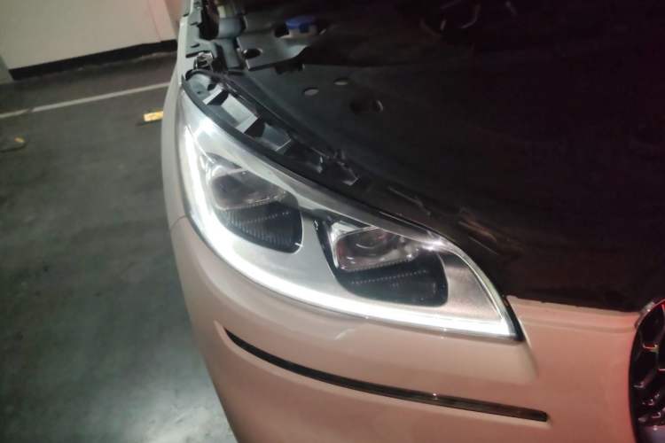 Used Lincoln Aviator 2020 3.0T V6 All-Wheel Drive Executive Version Right Front Headlight