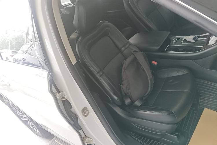 Used Lincoln Aviator 2020 3.0T V6 All-Wheel-Drive Premium Edition Right Front Seat