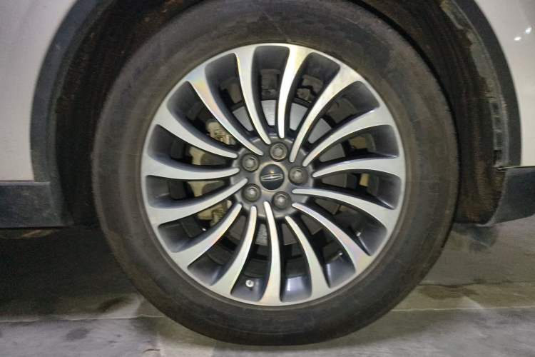Used Lincoln Aviator 2020 3.0T V6 Four-Wheel Drive Zunya Edition Right Front Wheel Hub