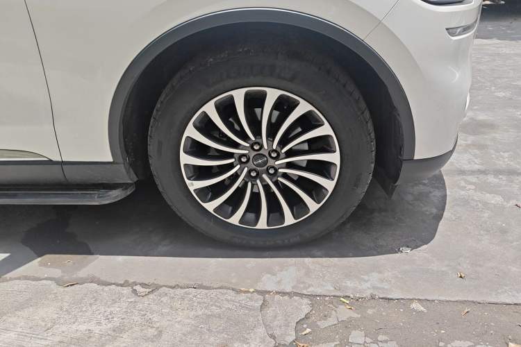 Used Lincoln Aviator 2020 3.0T V6 Four-Wheel Drive Zunya Edition Right Front Wheel Hub