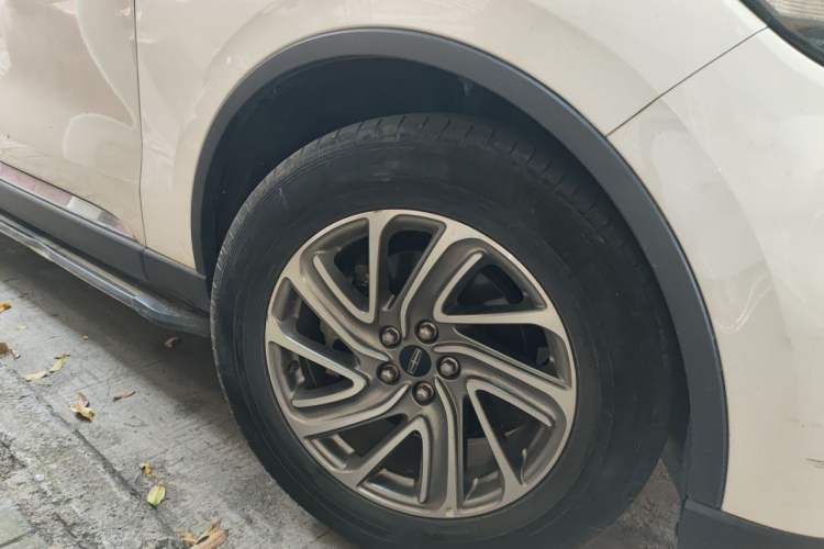 Used Lincoln Aviator 2020 3.0T V6 Four-Wheel Drive Premium Edition Right Front Wheel Hub