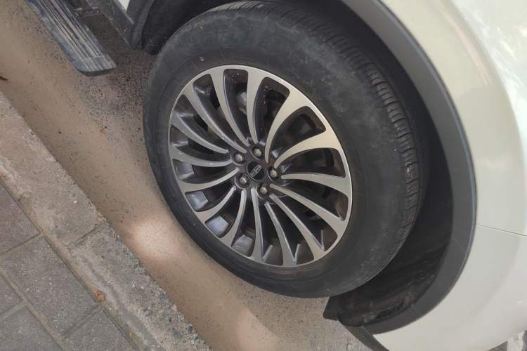 Used Lincoln Aviator 2020 3.0T V6 Four-Wheel Drive Zunya Edition Right Front Wheel Hub