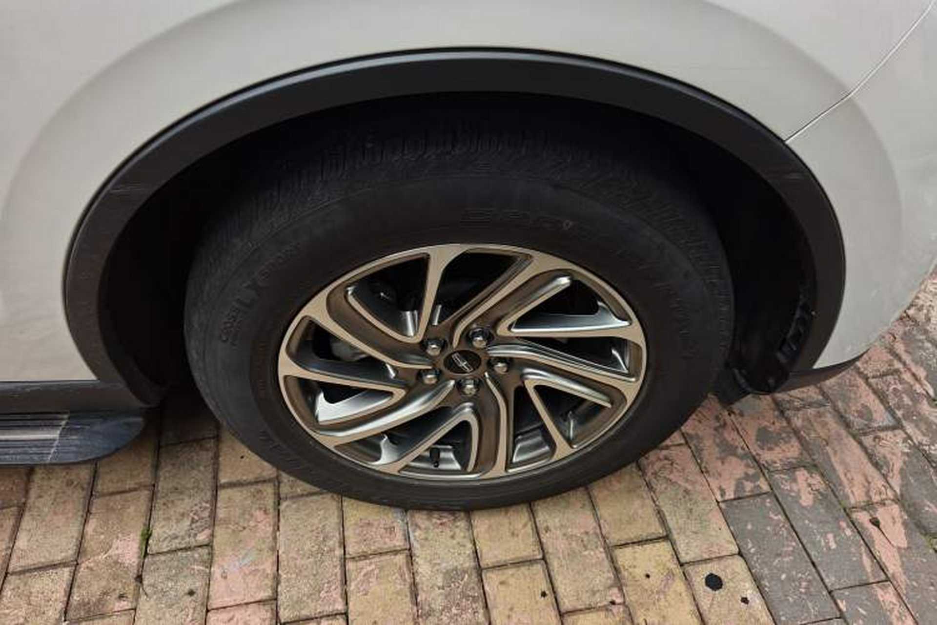 Used Lincoln Aviator 2020 3.0T V6 Four-Wheel Drive Premium Edition Right Front Wheel Hub