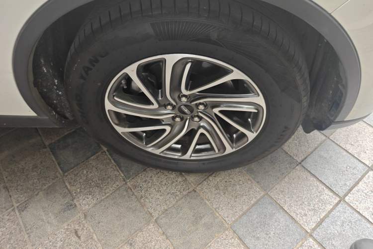 Used Lincoln Aviator 2020 3.0T V6 All-Wheel-Drive Premium Edition Right Front Wheel Hub