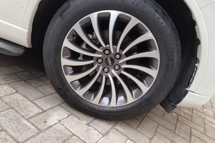 Used Lincoln Aviator 2020 3.0T V6 Four-Wheel Drive Zunya Edition Right Front Wheel Hub