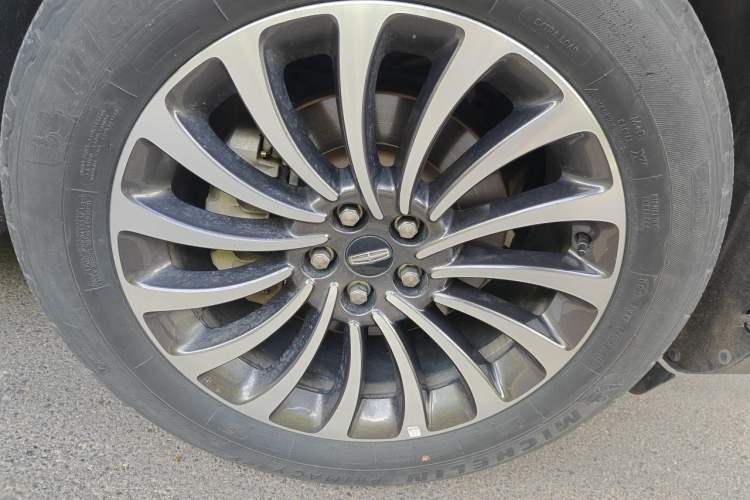 Used Lincoln Aviator 2020 3.0T V6 Four-Wheel Drive Zunya Edition Right Front Wheel Hub
