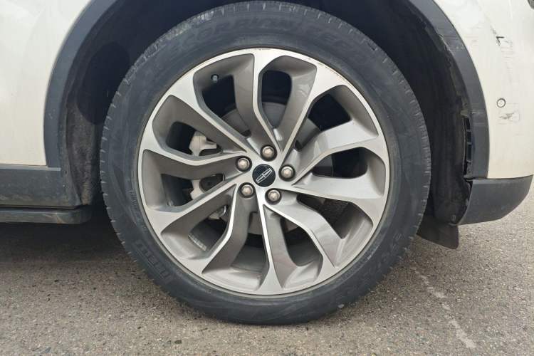 Used Lincoln Aviator 2020 3.0T V6 All-Wheel Drive Executive Version Right Front Wheel Hub