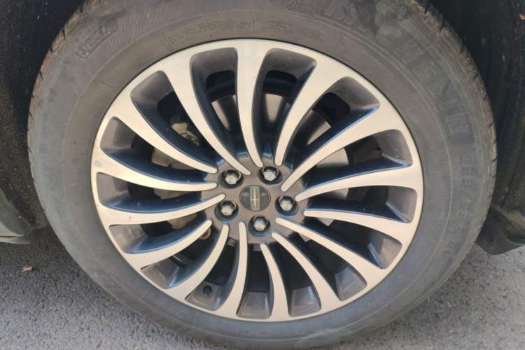 Used Lincoln Aviator 2020 3.0T V6 Four-Wheel Drive Zunya Edition Right Front Wheel Hub