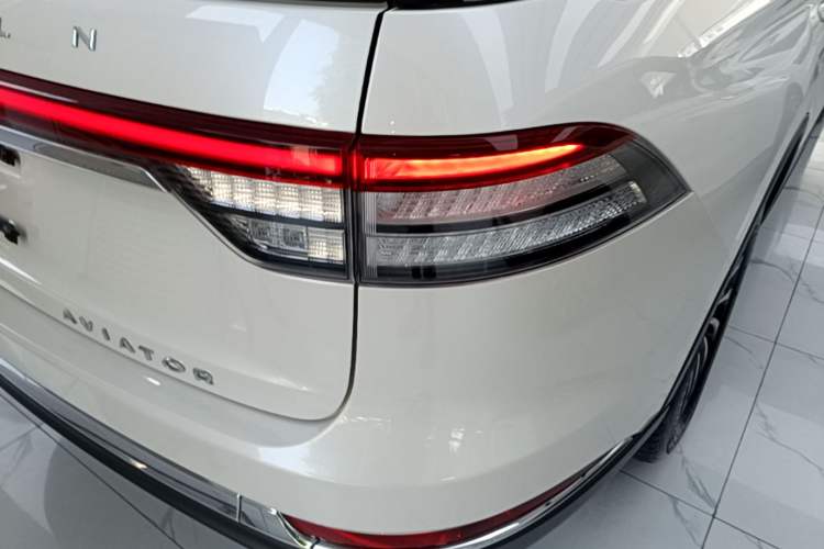 Used Lincoln Aviator 2020 3.0T V6 Four-Wheel Drive Zunya Edition Right Rear Taillight