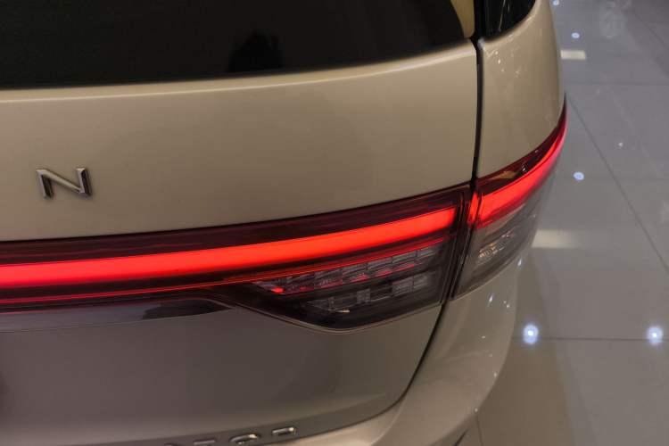 Used Lincoln Aviator 2020 3.0T V6 Four-Wheel Drive Premium Edition Right Rear Taillight